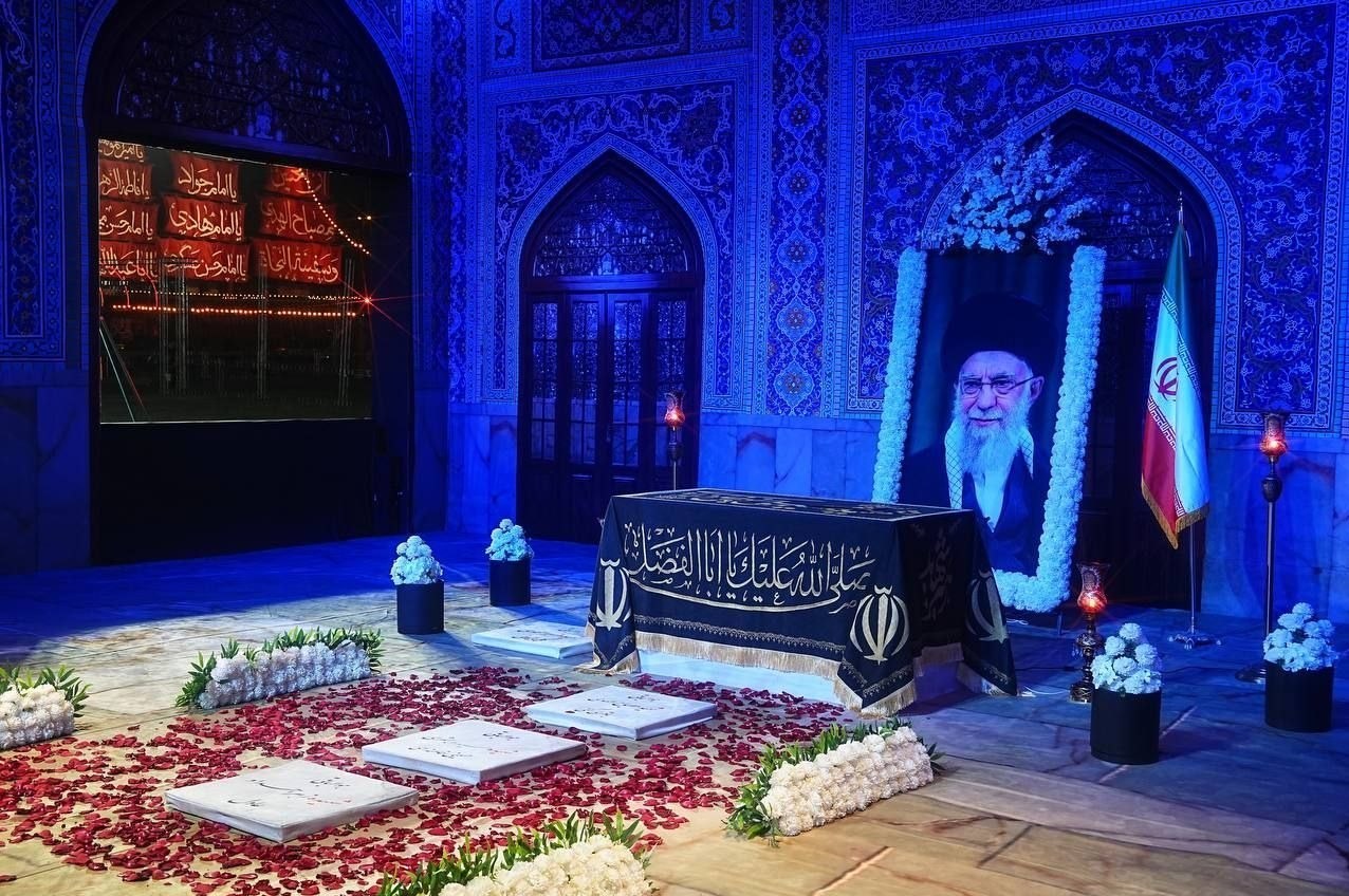عکس | رونمایی از نماد مزار مطهر رهبر شهید انقلاب در میدان آزادی