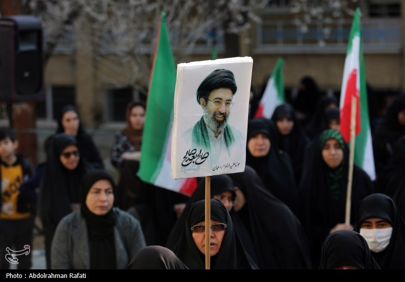 بیعت 3259 نفر از زنان و دختران دانشگاه آزاد با سومین رهبر انقلاب