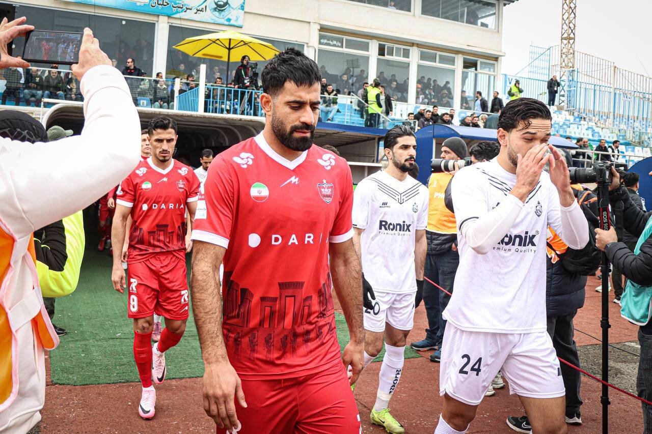 پرسپولیس و تراکتور همزمان سقوط کردند/ استقلال به موقع فرار کرد