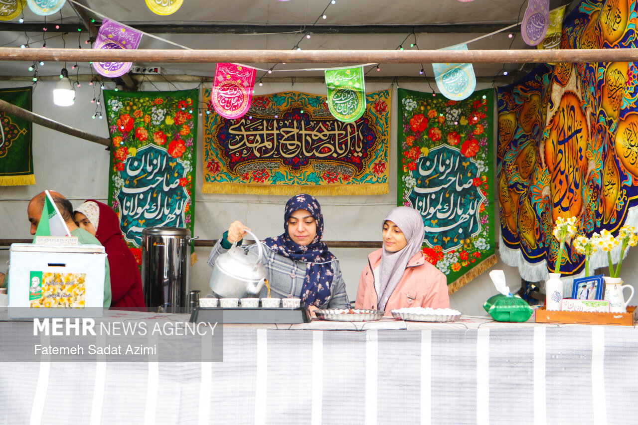 موکب های مردمی برای پذیرایی از زائران نیمه شعبان در طریق المهدی (عج)