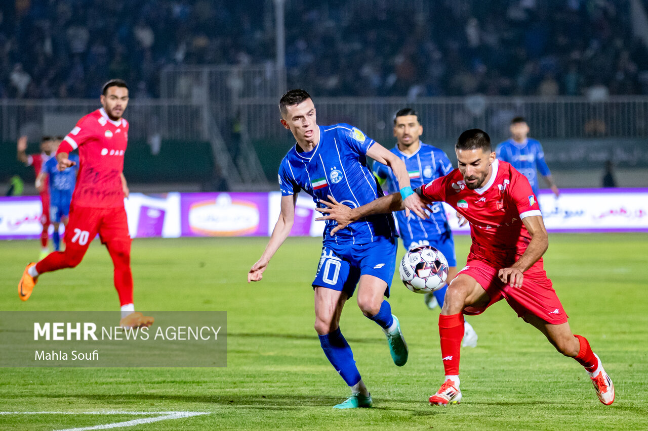 تا دقیقه ۲۵؛ استقلال صفر - پرسپولیس صفر؛ موقعیت‌سوزی عجیب علیپور