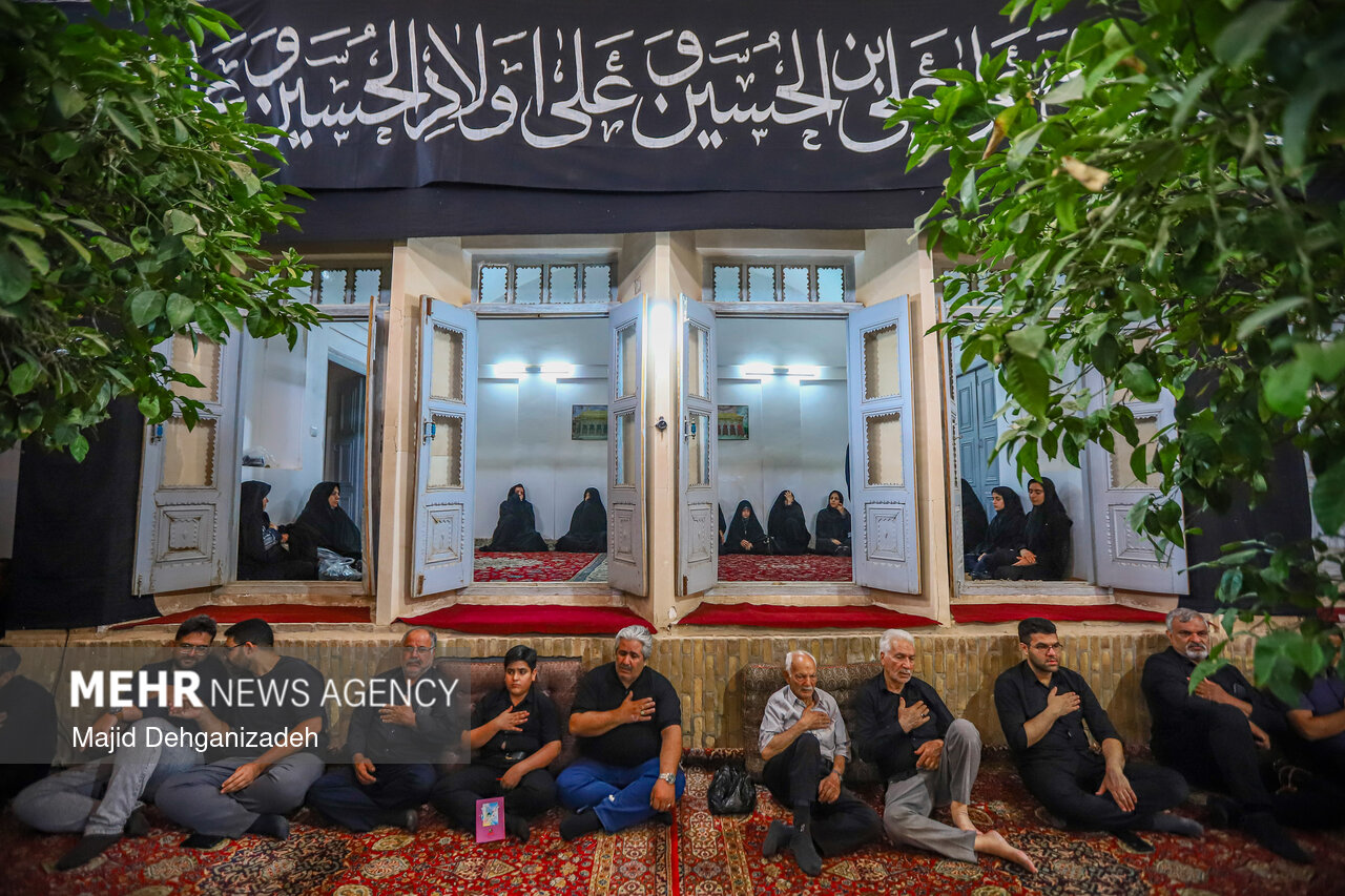 آیین روضه خوانی سنتی در «خانه پاسدار» یزد