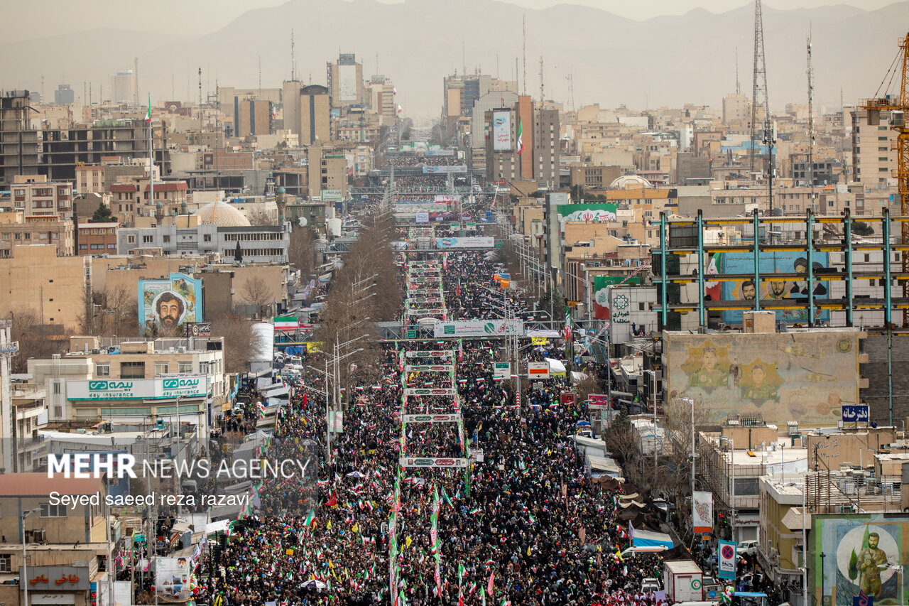 راهپیمایی ۲۲ بهمن در تهران - ۴