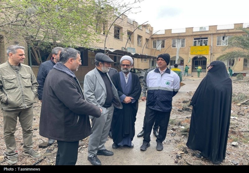 بازدید معاون شهردار تهران از اماکن آسیب‌دیده در شهر ری