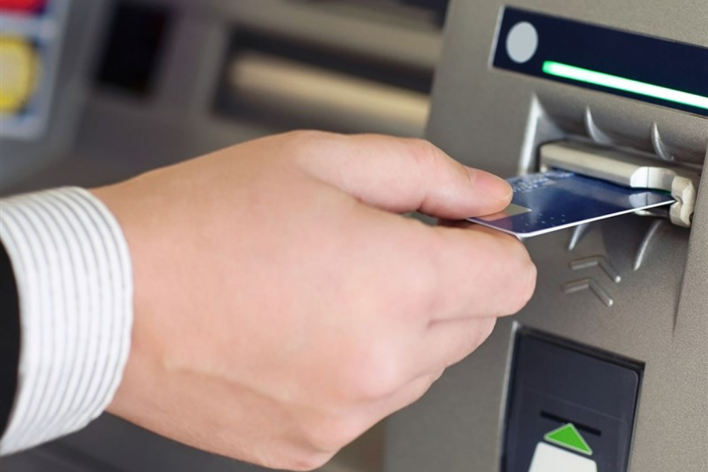 آخرین وضعیت اختلال بانکی؛ خدمات بانک ملی از سر گرفته شد
