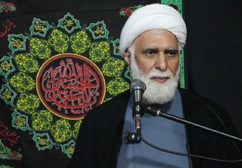 عاشورا اسلام را تمام قد و کامل به بشریت معرفی کرد