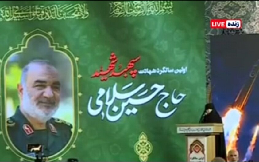 انتقام ما زنده نگه داشتن پرچمی است که دشمن خیال کرد بر زمین می‌افتد