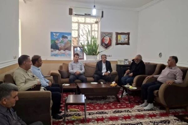 مسئولان بخش ارم با خانواده  سردار شهید« موسوی رودفاریاب» دیدار کردند