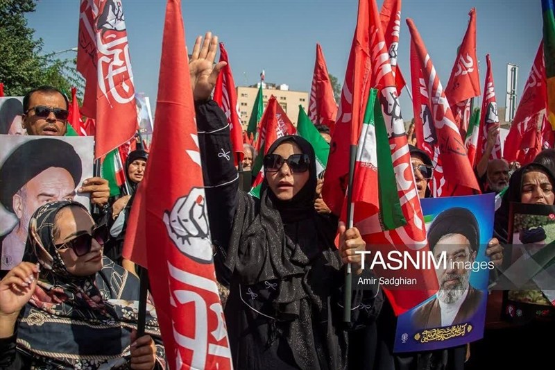 جاماندگان اربعین با پرچم سرخ عهد خون‌خواهی بستند+فیلم