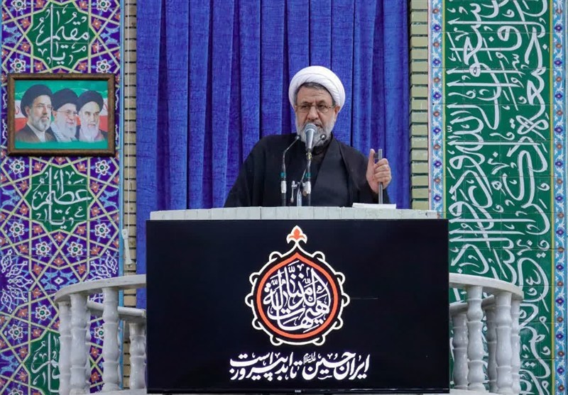 انتقاد امام جمعه کرمان از گرانی و گران‌فروشی/ دولت ورود جدی‌تر کند