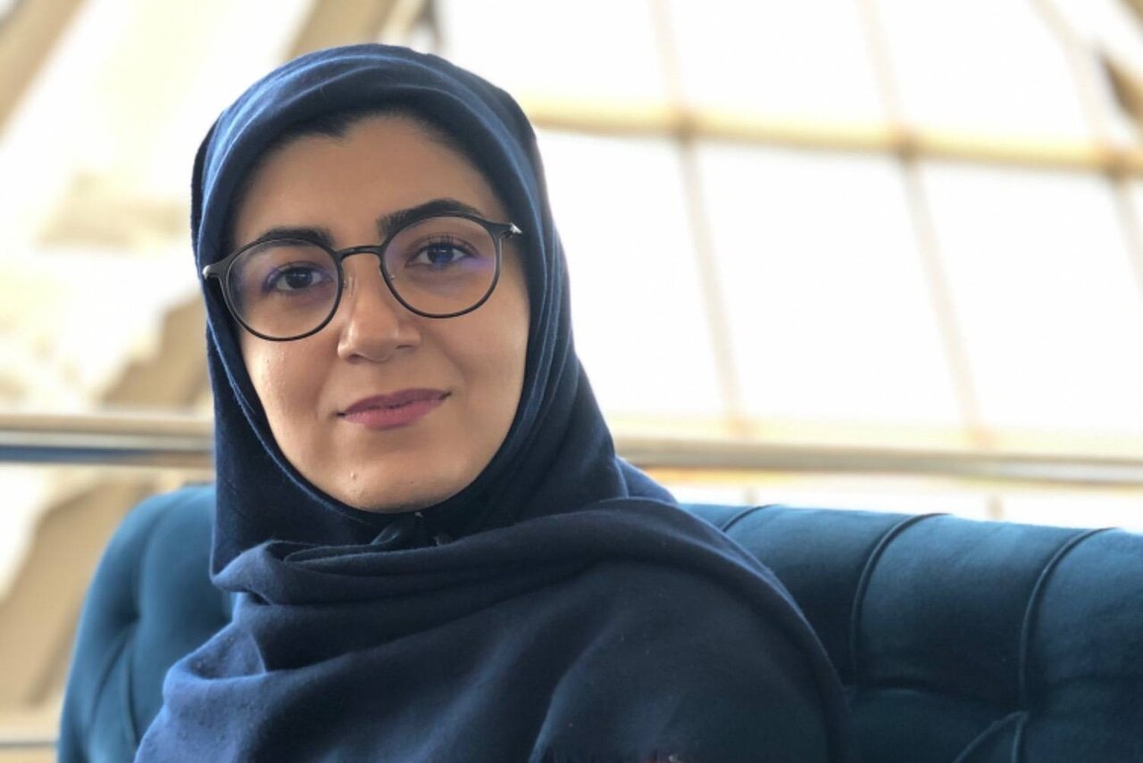 وطن ای زخمی هزاران سال، کاش دستی نوازشت می‌داد