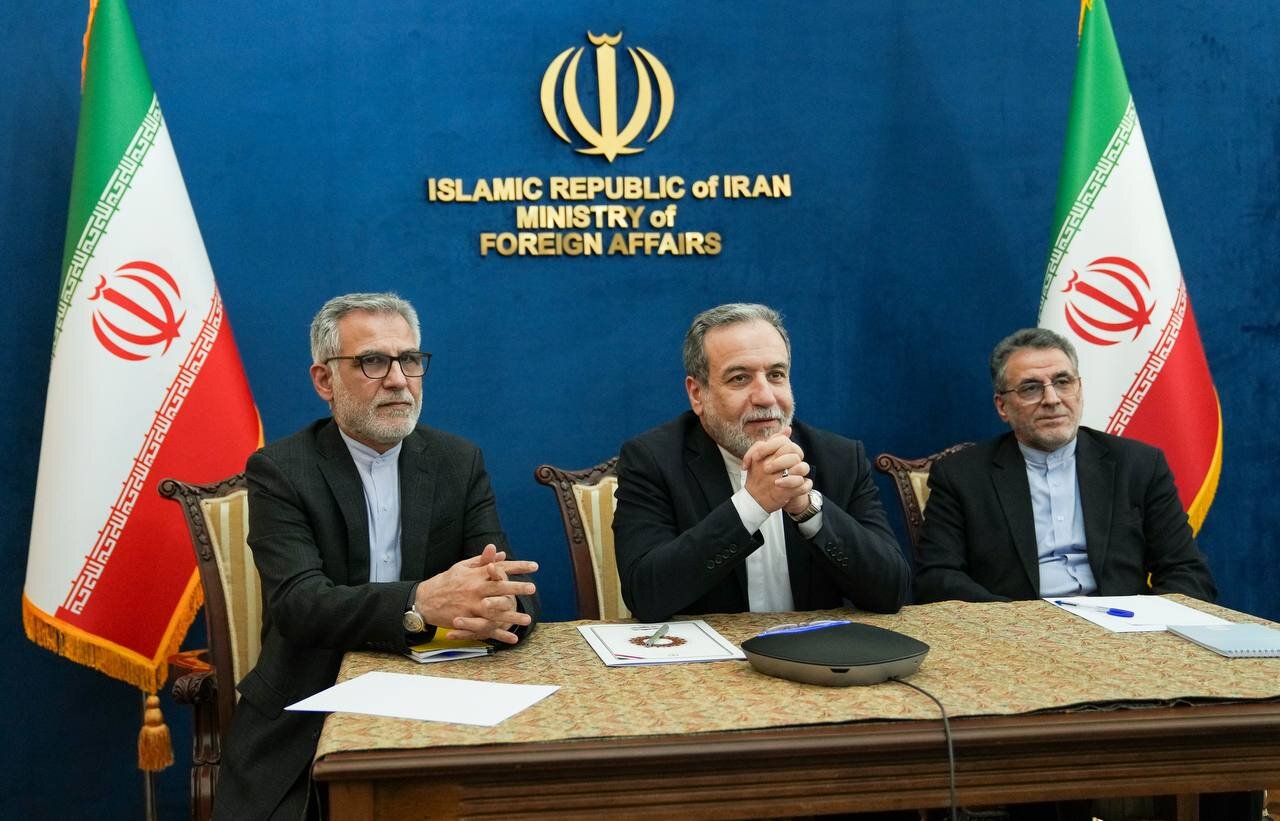 نشست وبینار وزیر امور خارجه با سفرا و روسای نمایندگی های ایران در آسیا