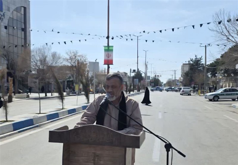 ملت ایران در میدان ایستاده، دشمن حیران و پشیمان