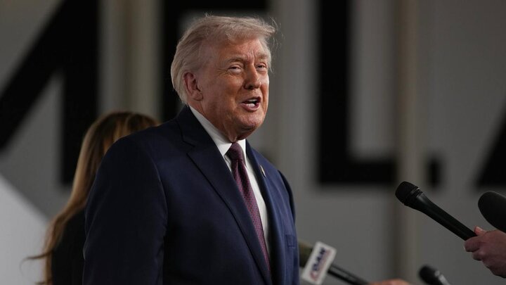 ترامپ: تهران با جدیت در حال گفت وگو با ما است  / هند به جای نفت ایران نفت ونزوئلا را بخرد، چین هم  مشارکت کند