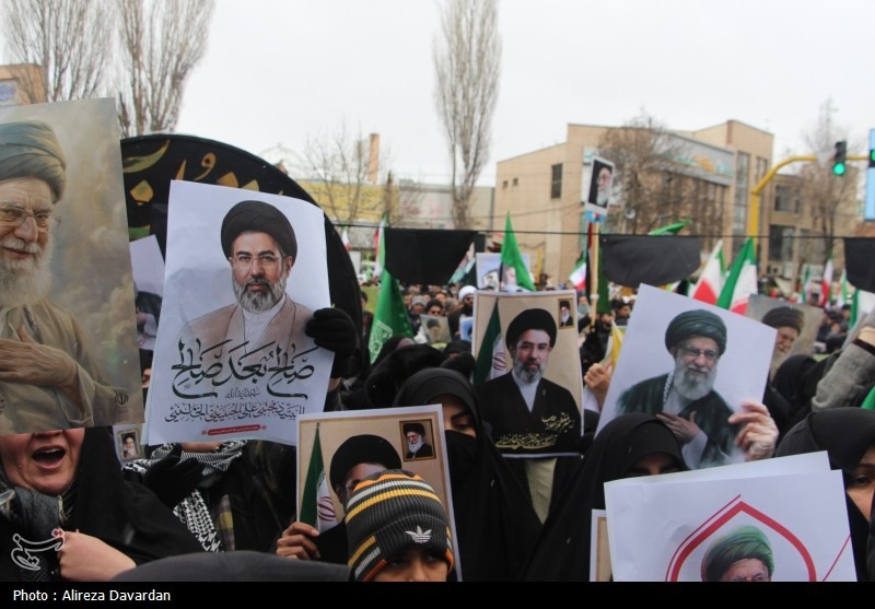 اعلام بیعت بسیج جامعه پزشکی علوم پزشکی تهران با رهبر معظم انقلاب