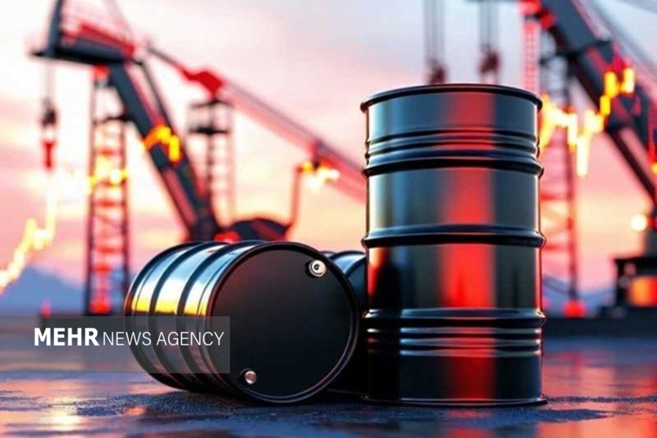 افت قیمت جهانی نفت همگام با تحولات سیاسی و نوسانات عرضه