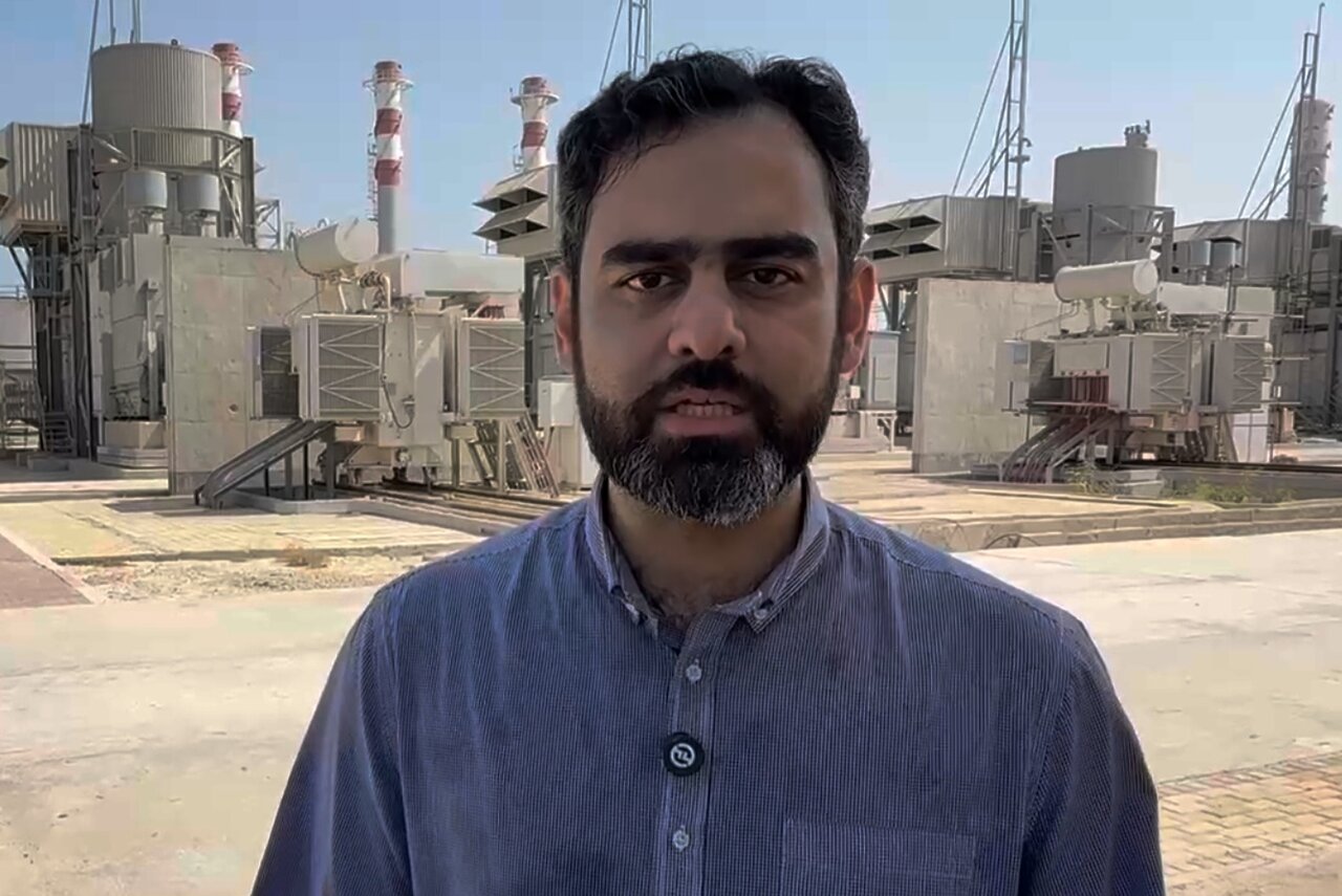ثابتی: مردم خارگ در خط مقدم جنگ و اقتصاد کشور ایستاده‌اند