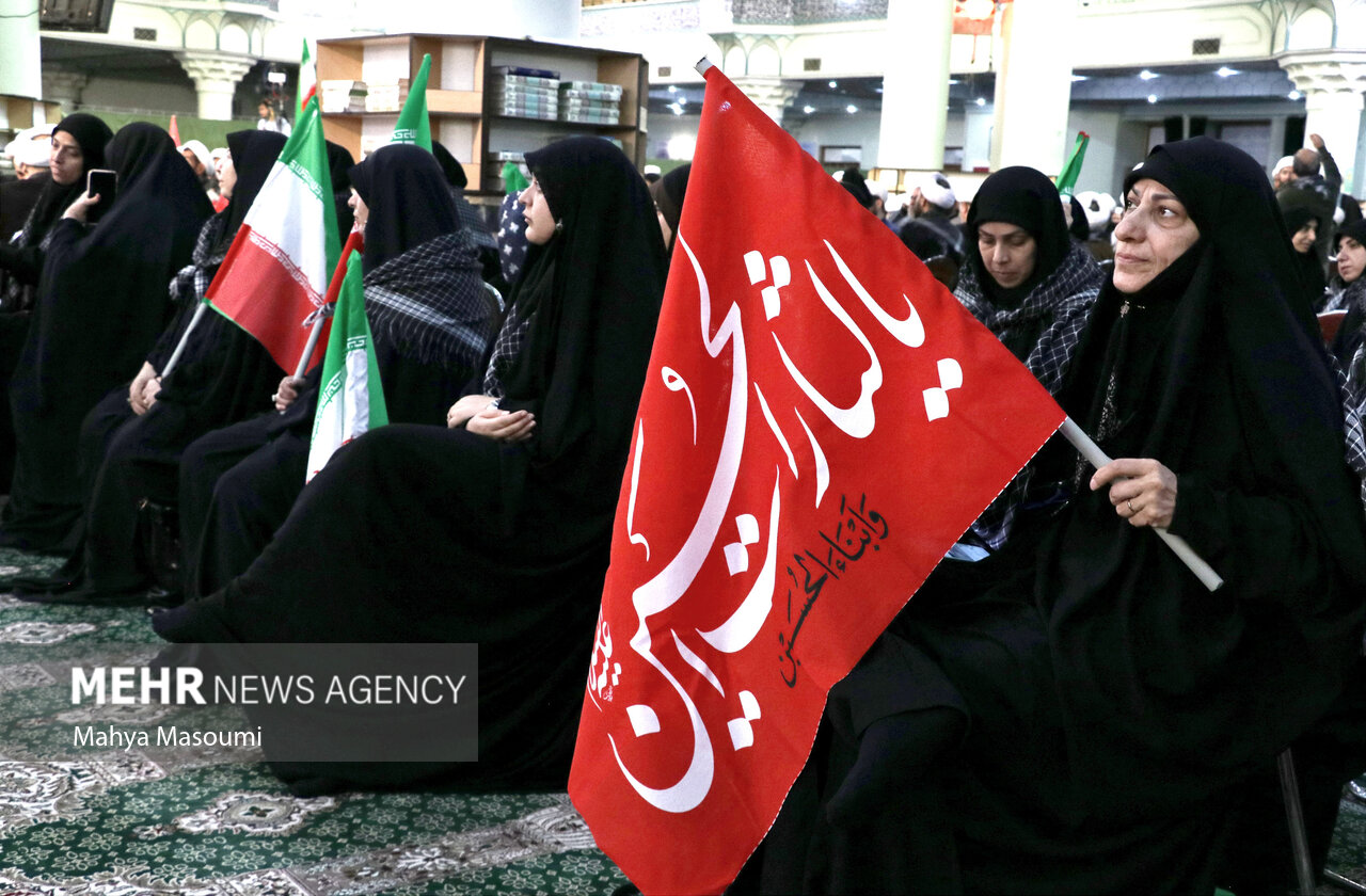 مراسم بزرگداشت رهبر شهید در حرم حضرت عبدالعظیم(ع)