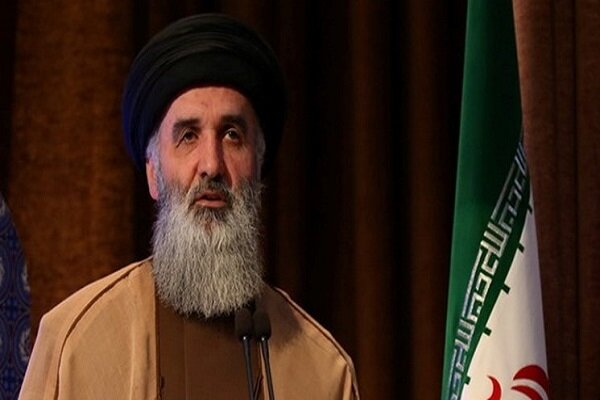 اقتدار جمهوری اسلامی مرهون ایثار شهدا و همبستگی مردم است