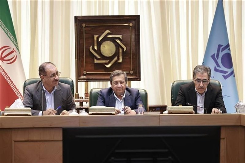 همتی: نرخ تورم ماهانه تیرماه تقریباً نصف شد