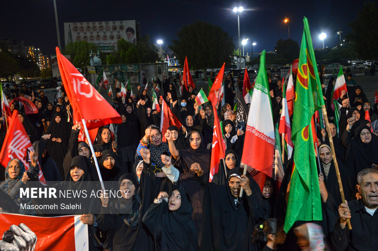 اجتماع شبانه رودان و تجلیل از واقفین