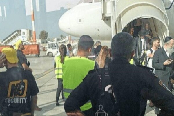 جنگنده های اسرائیلی هواپیمای ویز ایر را به بن گوریون بازگرداندند