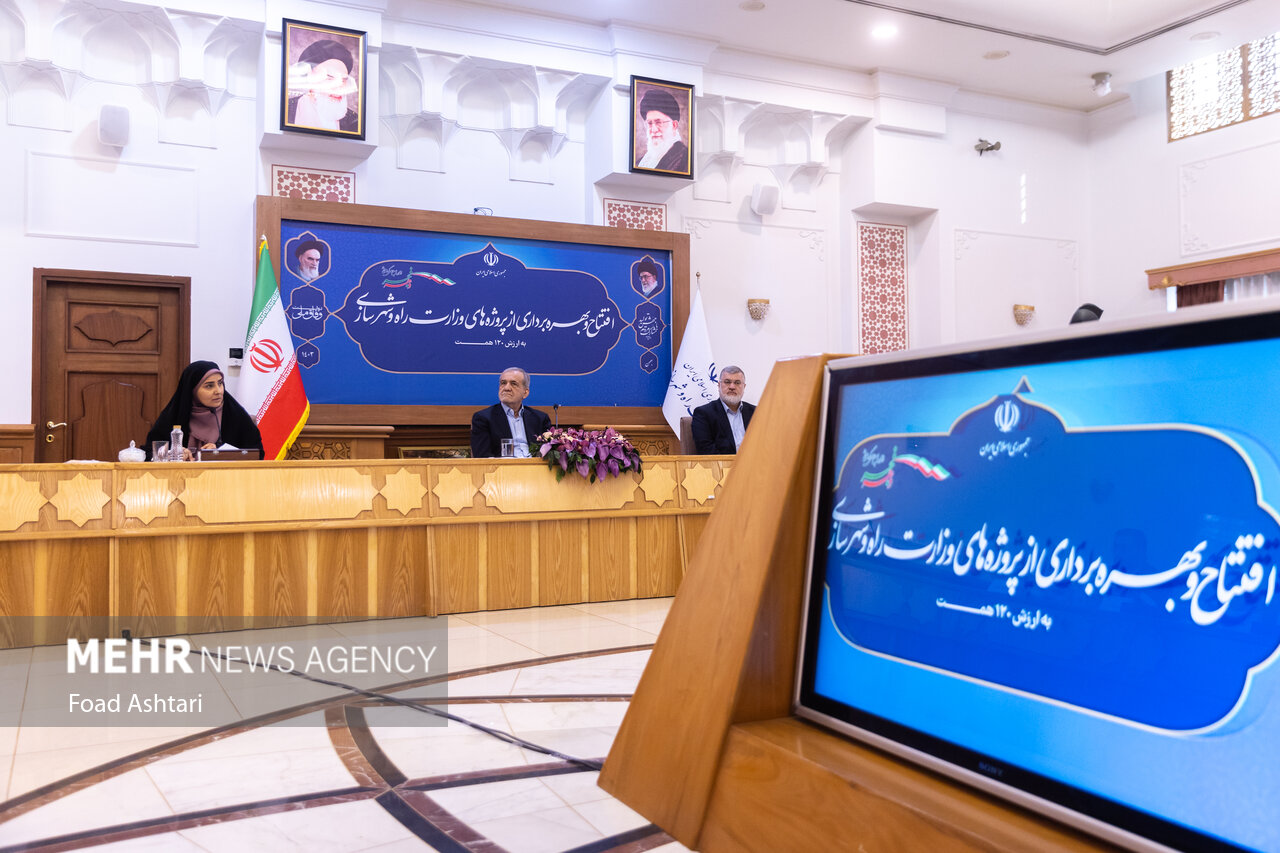 صادق: حجم بار بنادر کشور از مرز ۲۲۰ میلیون تن گذشت