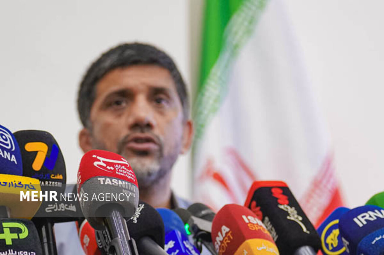 دبیر: تا ویزای آمریکا تعیین تکلیف نشود بلیت نمی‌گیریم؛ عزتمان مهم است