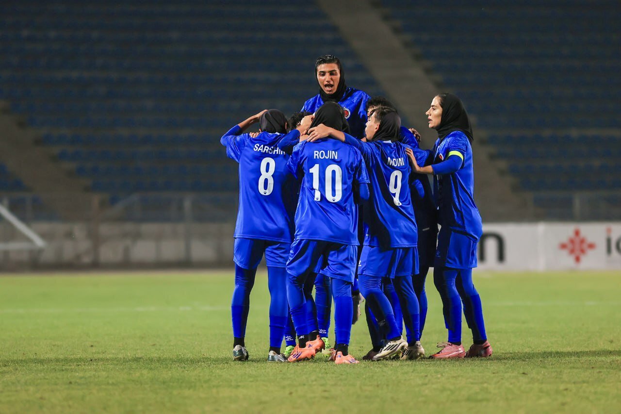 تقابل خاتون بم با قهرمان آسیا