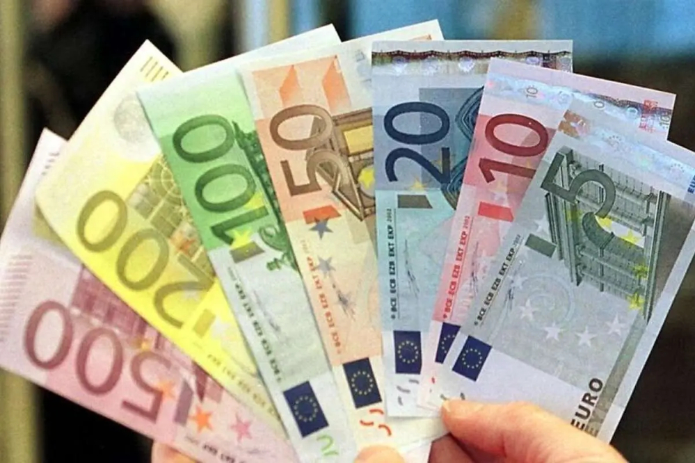 پیش بینی قیمت دلار فردا شنبه 24 مرداد