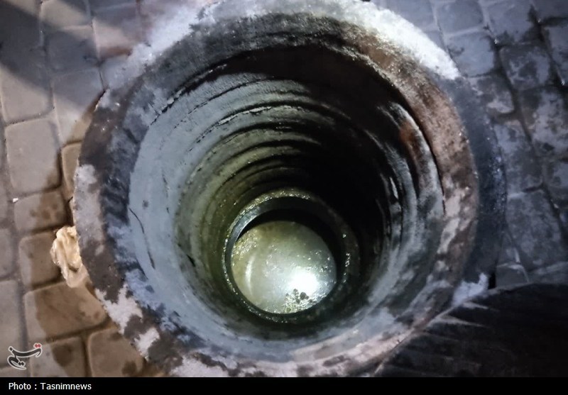 سقوط پدر و کودک 2 ساله به چاه 6 متری در زنجان