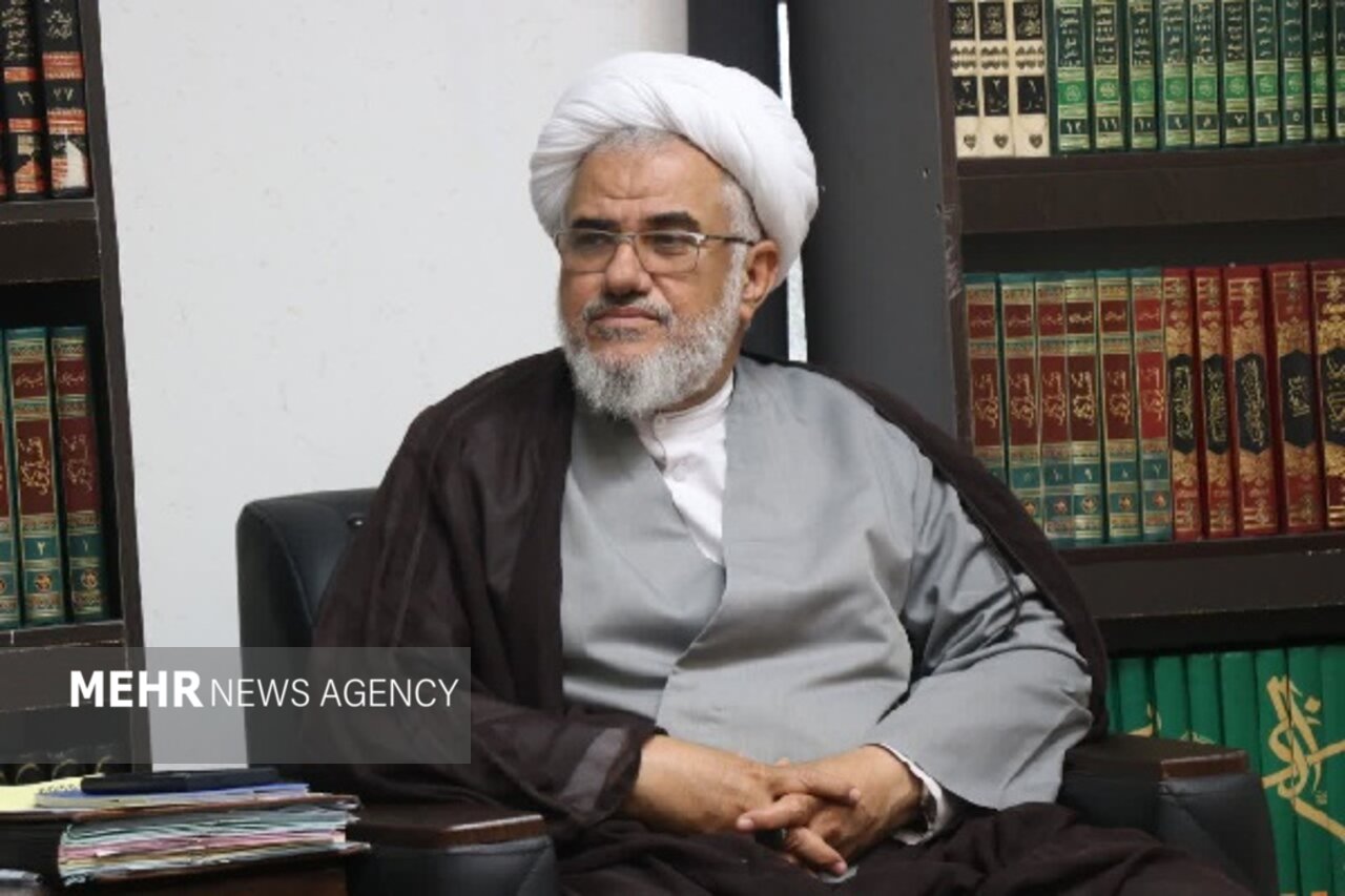 آیت‌الله عبادی‌زاده: نوار ساحلی هرمزگان خط مقدم دفاع از کشور است