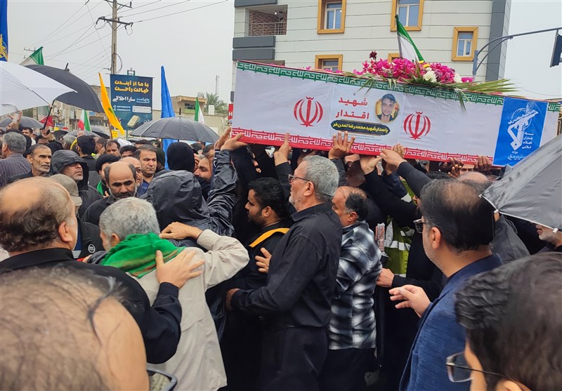 پیکر 2 شهید حملات آمریکایی- صهیونی در بندر دیر تشییع شد