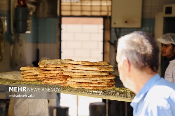 تیغ نظارت به سهمیه آرد رسید؛ از کاهش سهمیه تا پلمب نانوایی‌های متخلف