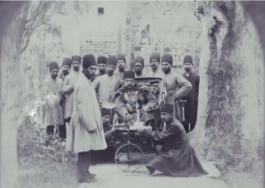 بزرگان مسافر به جان پرورند، که نام نکویی به عالم برند