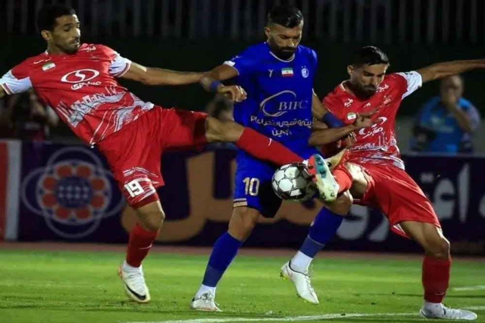 اتفاق عجیب در راه لیگ برتر / استقلال و پرسپولیس از پایتخت می‌روند