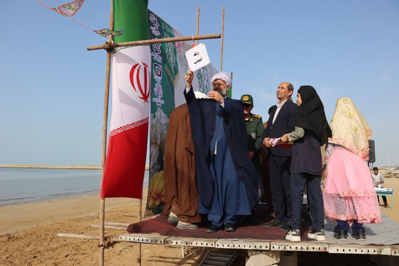 زاهددوست: انقلاب اسلامی با اقتدار در مقابل جنگ نرم دشمن ایستاده است