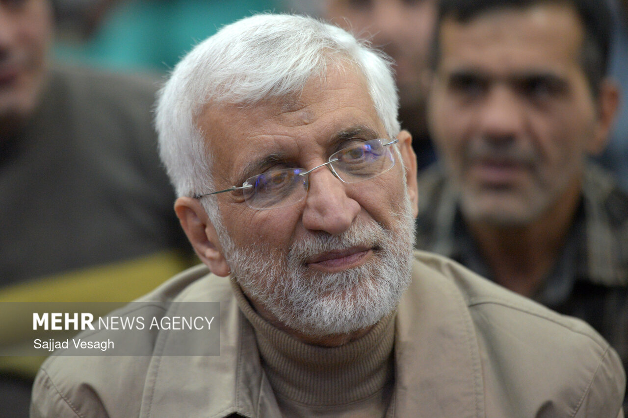 جلیلی: امنیت پایدار این نیست که کسی توافق کند و فردا زیر آن بزند!