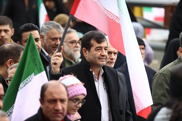 حضور وزیر ورزش در راهپیمایی 22 بهمن