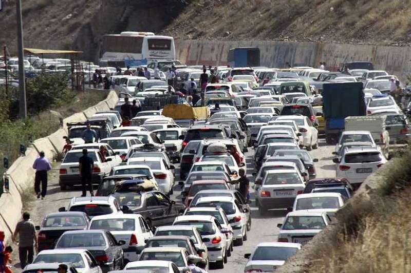 بازگشت مسافران به تهران؛ ورودی‌های شرقی پایتخت زیر بار ترافیک