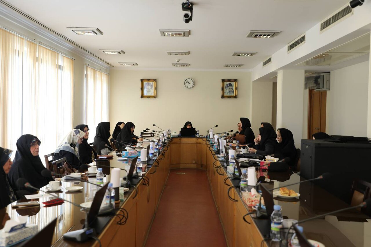 بررسی راهکارهای ارتقای سلامت زنان در نشست فرهنگستان علوم پزشکی
