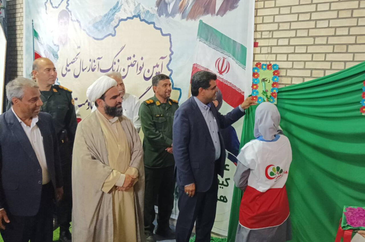 زنگ بازگشایی مدارس در رودان به صدا درآمد