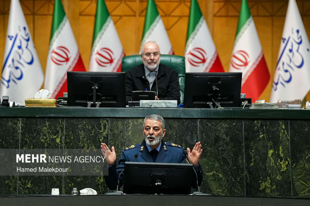 جلسه غیرعلنی مجلس با حضور رئیس ستاد کل نیروهای مسلح و وزیر امور خارجه