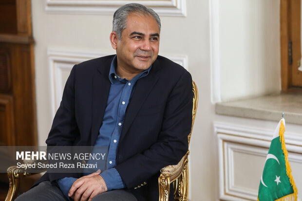 یک منبع در اسلام آباد: وزیر کشور پاکستان به ایران سفر می‌کند