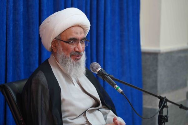 امام جمعه بوشهر: گونه‌های گیاهی سازگار با خاک و اقلیم استان کاشته شود