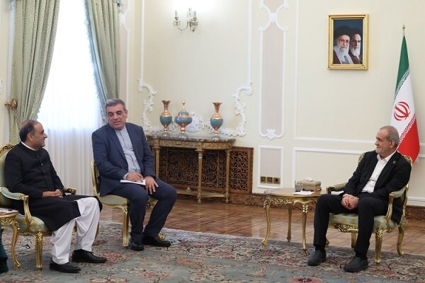 پزشکیان: ایران، پاکستان را کشوری دوست و برادر می‌داند