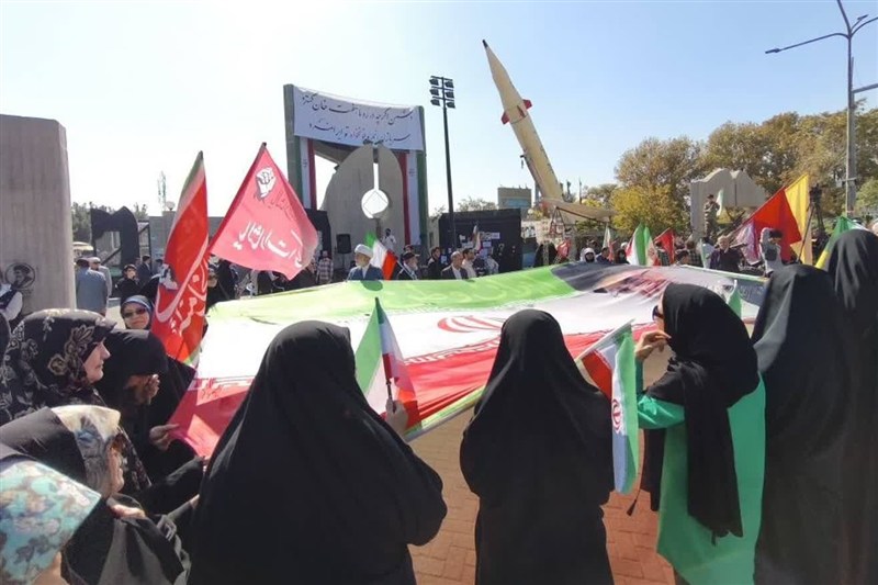 بزرگترین زنجیره انسانی جان فدا در دانشگاه فردوسی مشهد