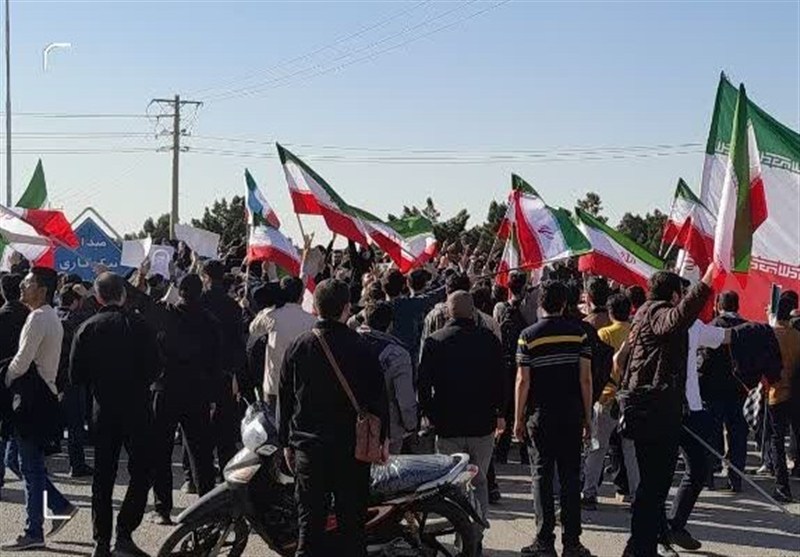 اساتید دانشگاه اهانت به پرچم را محکوم کردند