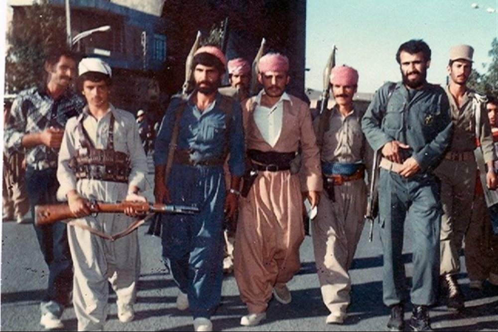 پیشمرگان مسلمان کرد برای دفاع از مرزهای غربی کشور اعلام آمادگی کردند