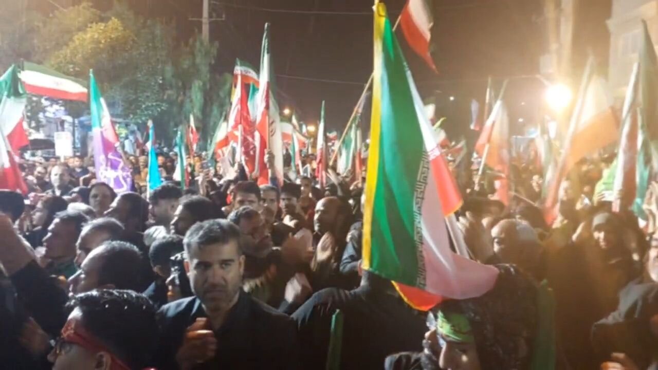ورود پیکر مطهر ۵ شهید جنگ رمضان به دشتستان